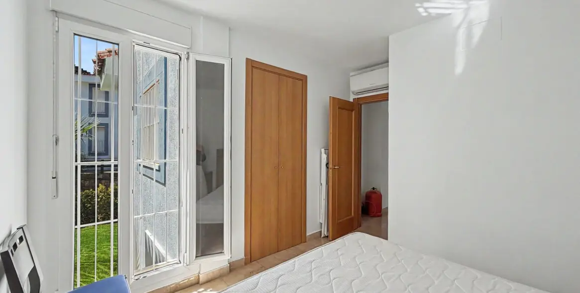 Sale of detached villa in Manilva 25