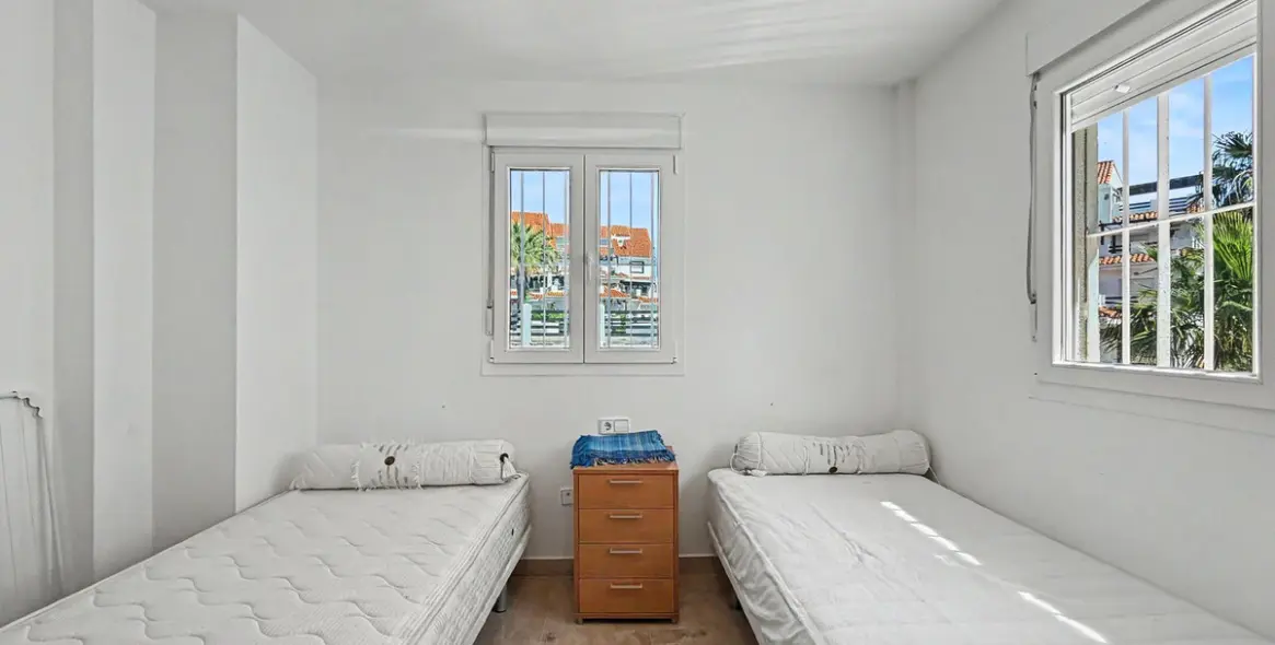 Sale of detached villa in Manilva 32