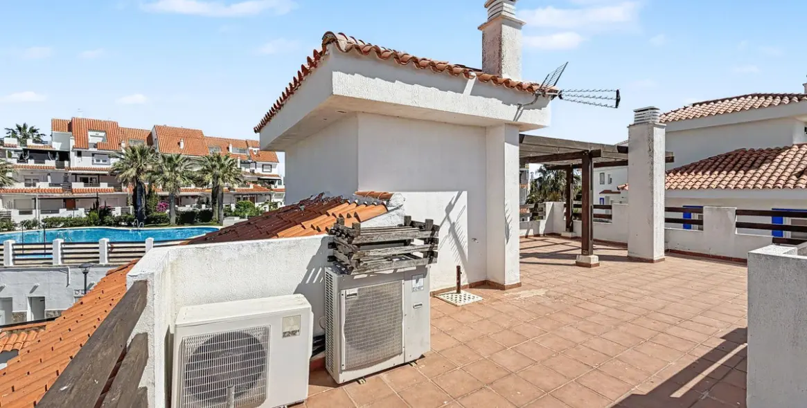Sale of detached villa in Manilva 73