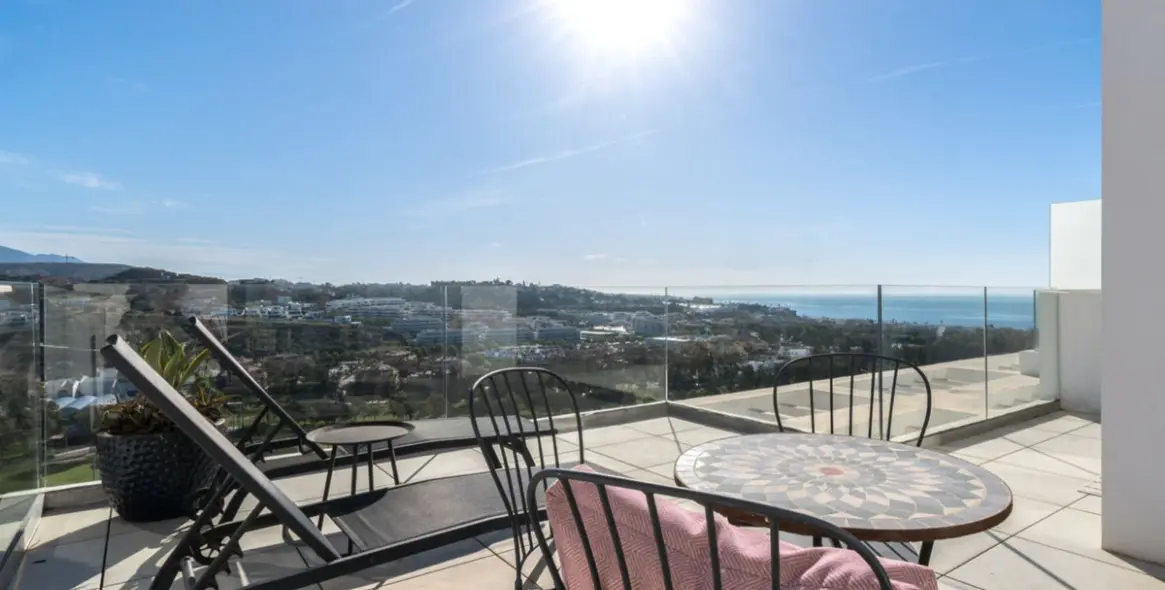 Sale of middle floor apartment in La Cala 1
