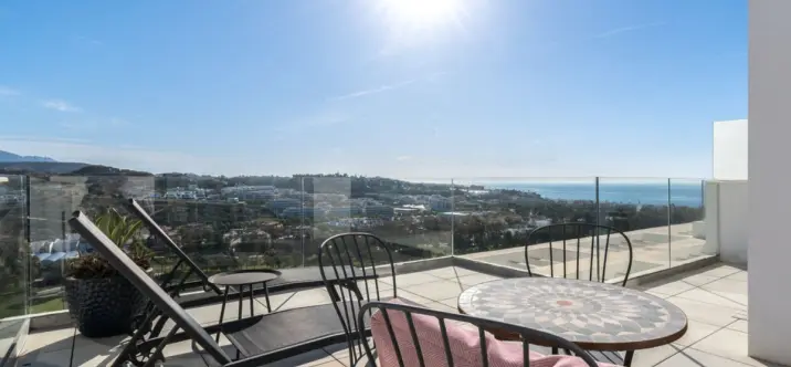 Sale of middle floor apartment in La Cala 0