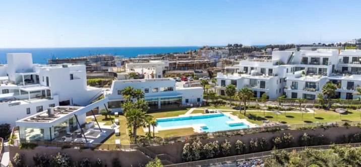 Sale of middle floor apartment in La Cala 1