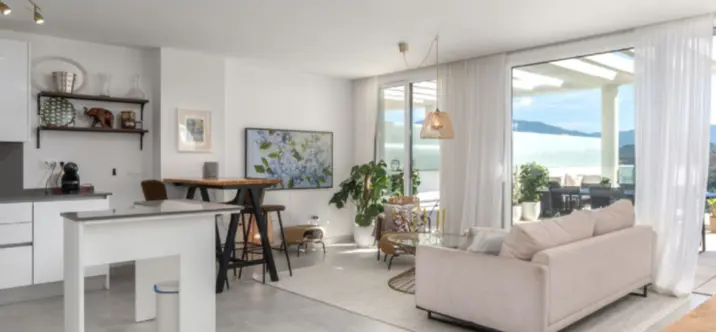 Sale of middle floor apartment in La Cala 2