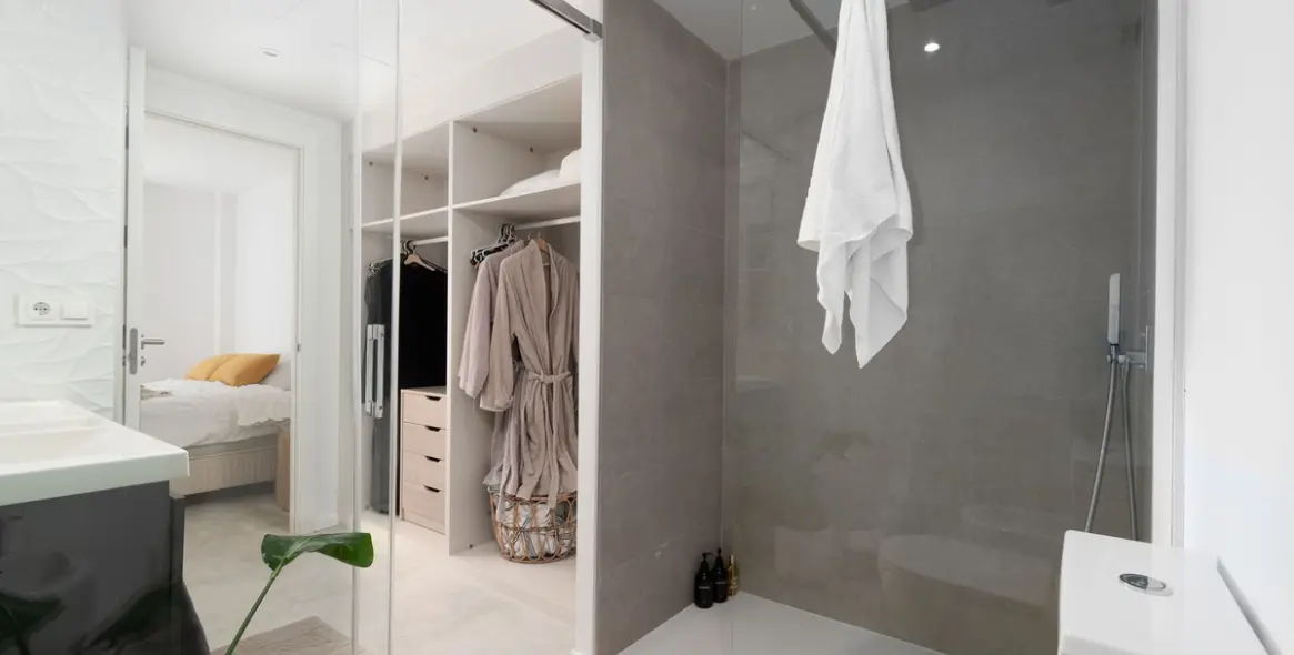Sale of middle floor apartment in La Cala 16