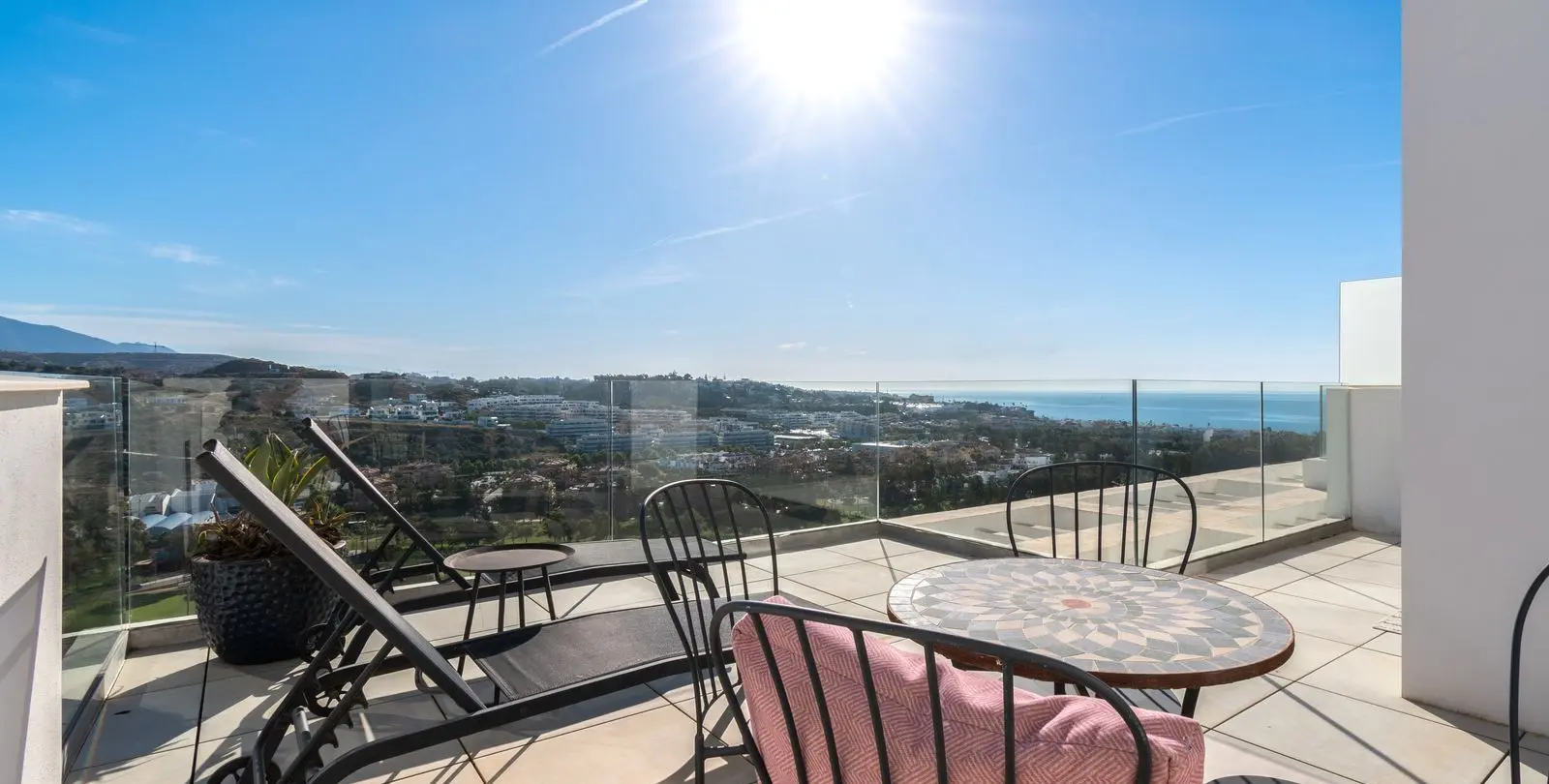 Sale of middle floor apartment in La Cala 1