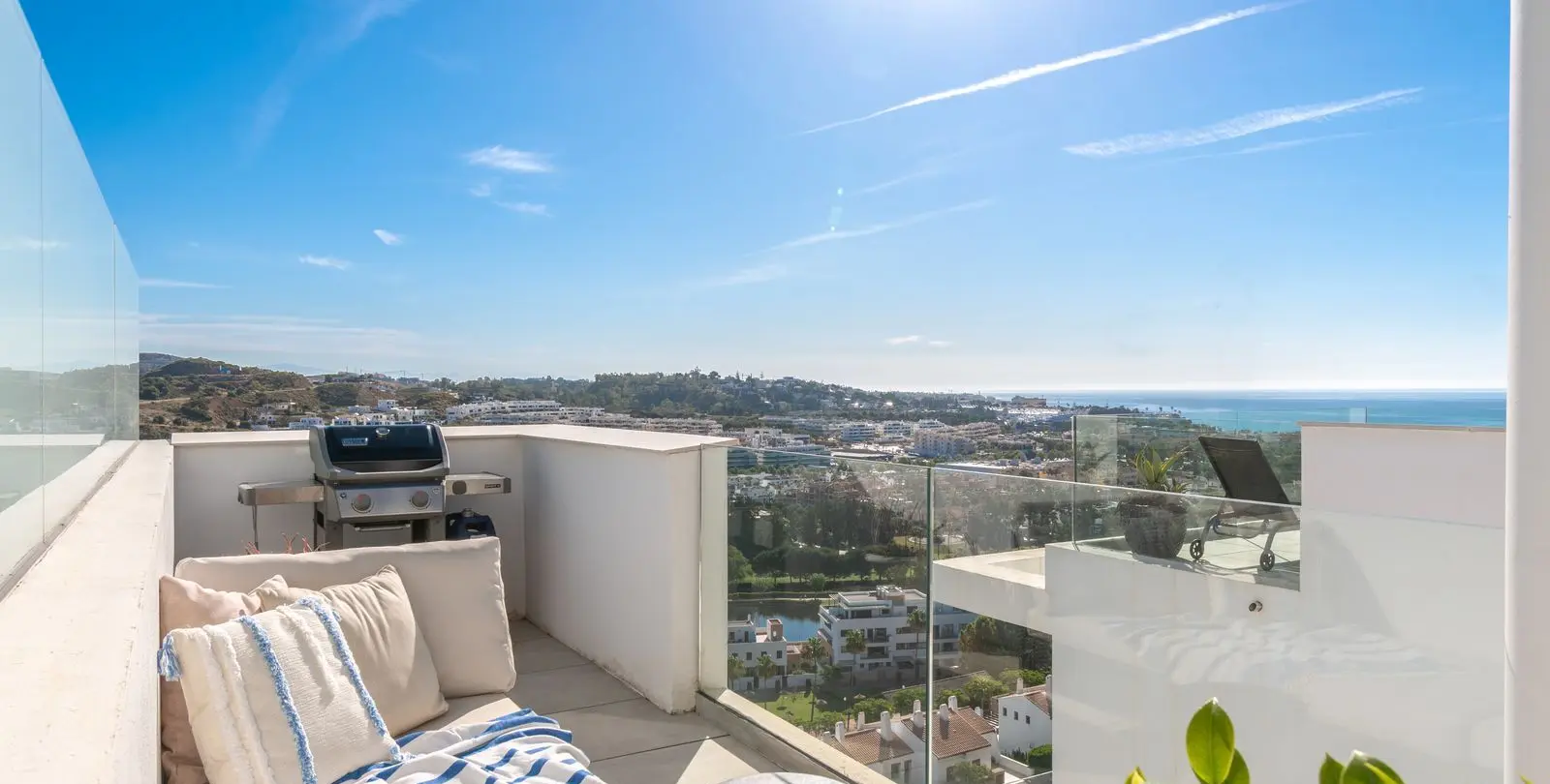 Sale of middle floor apartment in La Cala 4