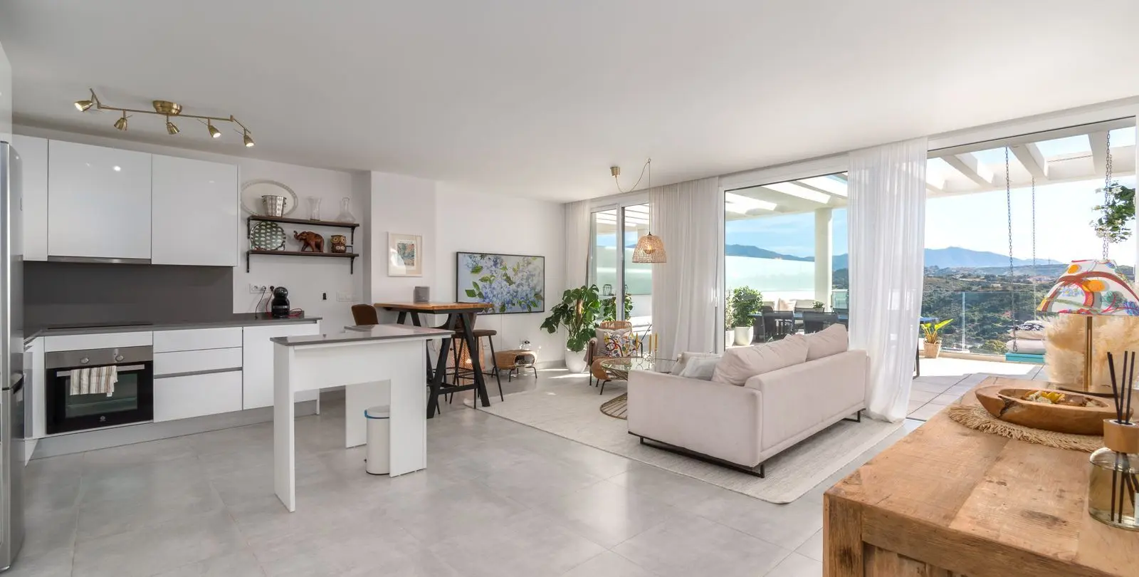 Sale of middle floor apartment in La Cala 6