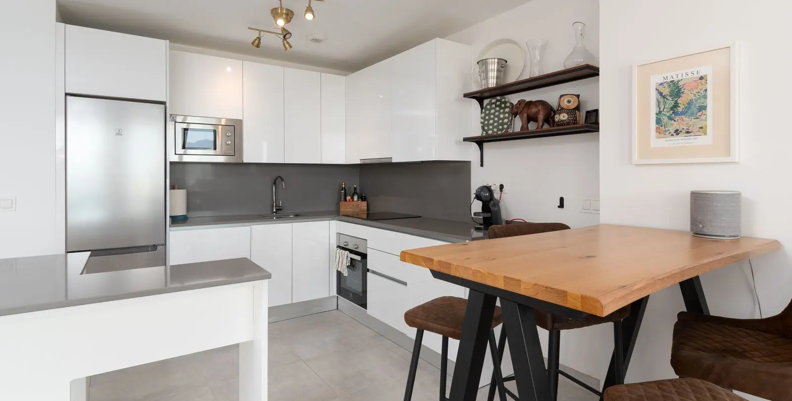 Sale of middle floor apartment in La Cala 10