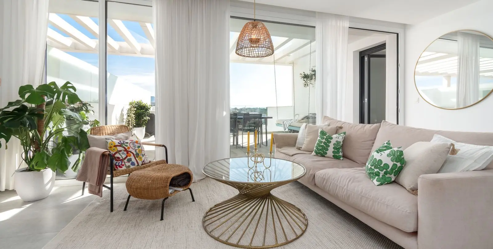 Sale of middle floor apartment in La Cala 11