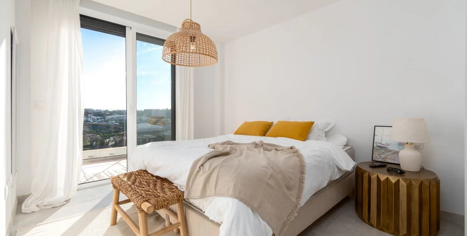 Sale of middle floor apartment in La Cala 14