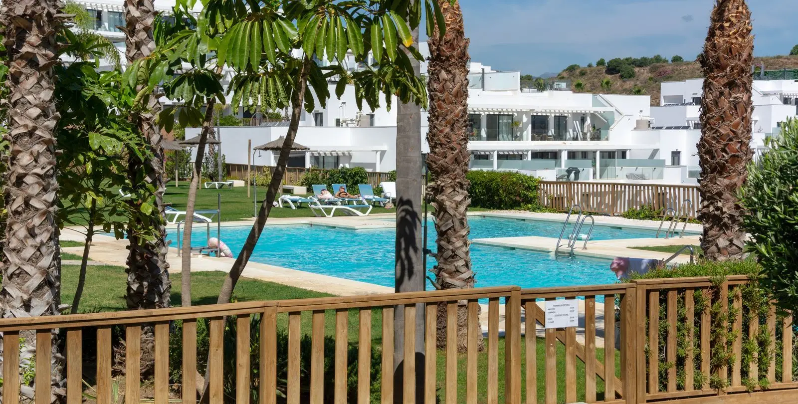 Sale of middle floor apartment in La Cala 26