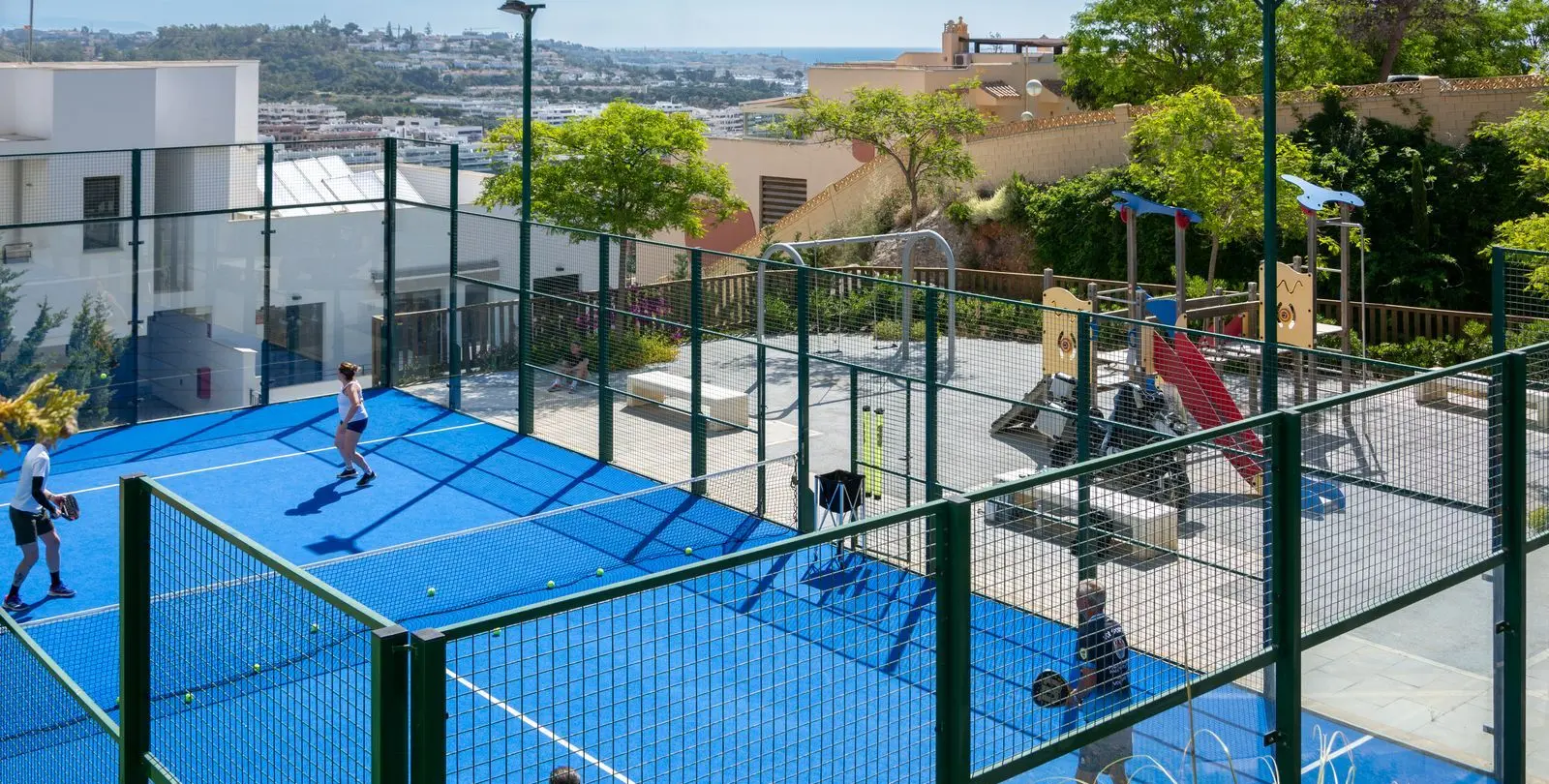 Sale of middle floor apartment in La Cala 30