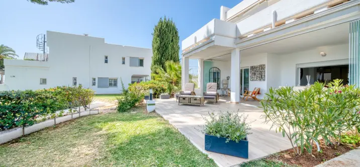 Sale of ground floor apartment in Aloha 1