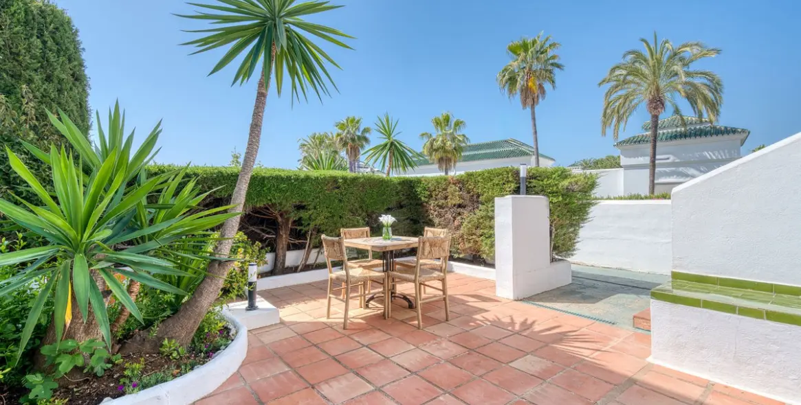 Sale of ground floor apartment in Aloha 4