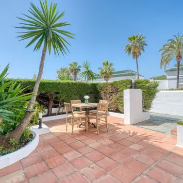 Sale of ground floor apartment in Aloha
