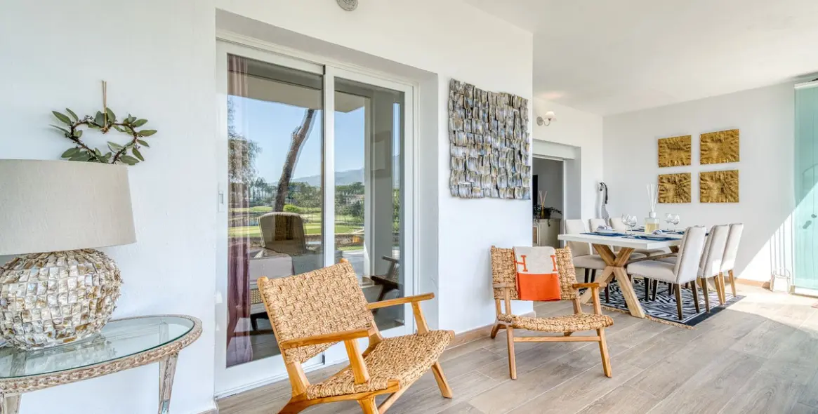 Sale of ground floor apartment in Aloha 5