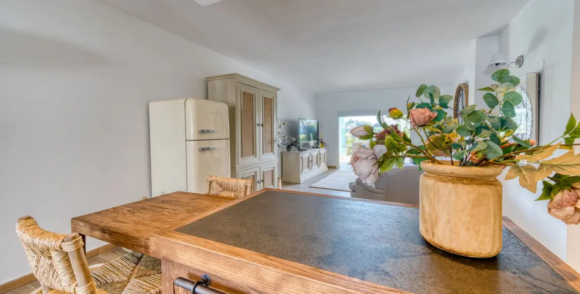Sale of ground floor apartment in Aloha 8