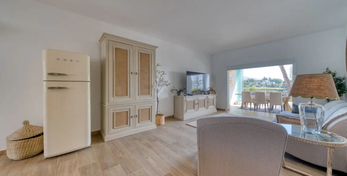 Sale of ground floor apartment in Aloha 10
