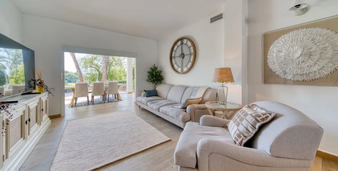 Sale of ground floor apartment in Aloha 25