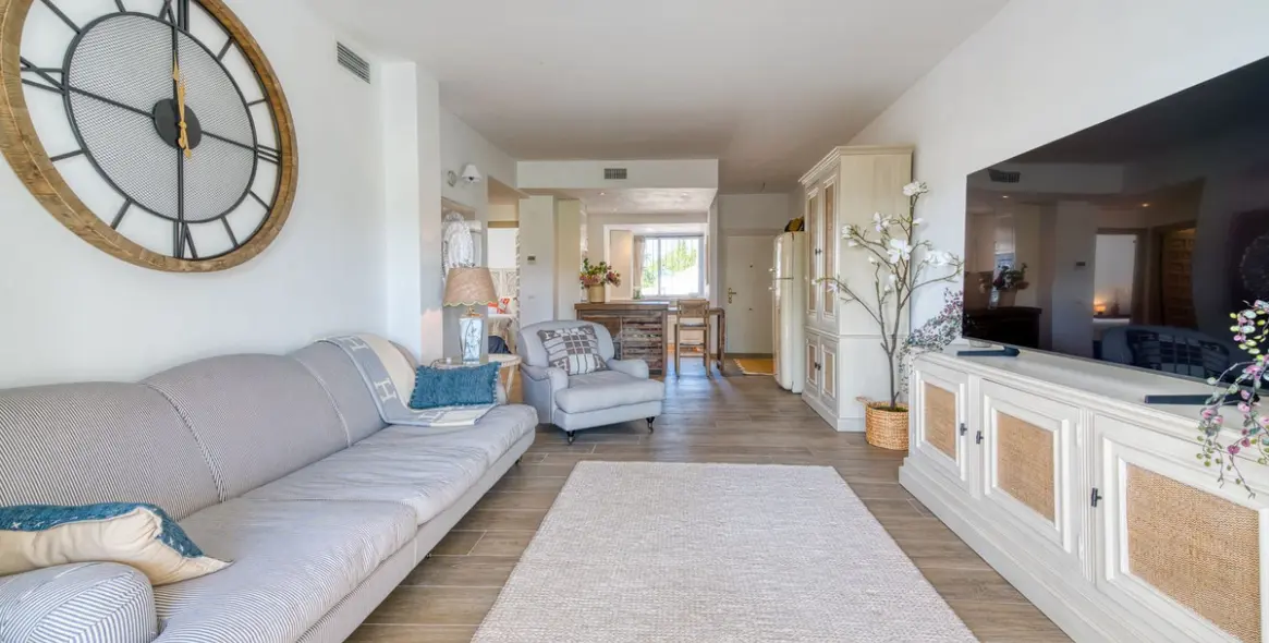 Sale of ground floor apartment in Aloha 29