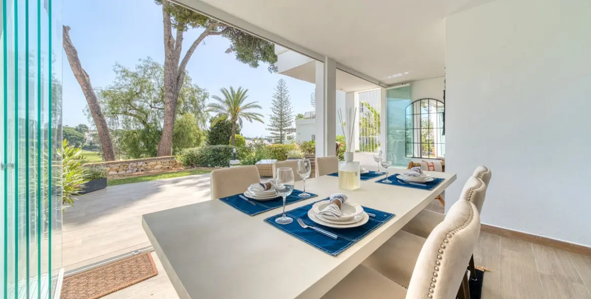 Sale of ground floor apartment in Aloha 35