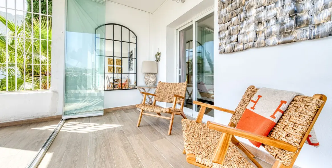 Sale of ground floor apartment in Aloha 39