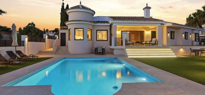 Sale of detached villa in El Chaparral 0