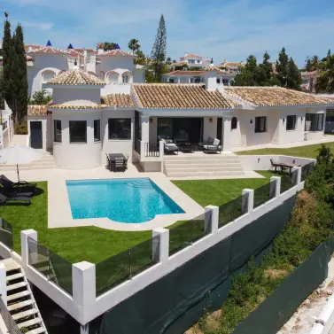 Sale of detached villa in El Chaparral
