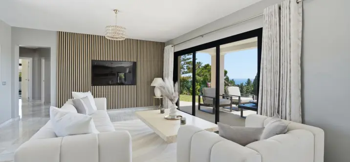 Sale of detached villa in El Chaparral 3
