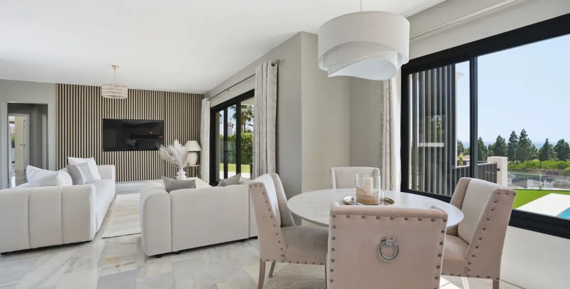 Sale of detached villa in El Chaparral 20