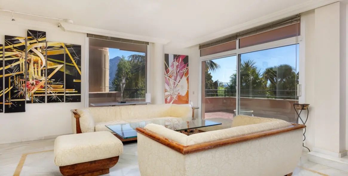 Sale of middle floor apartment in Nueva Andalucía 4