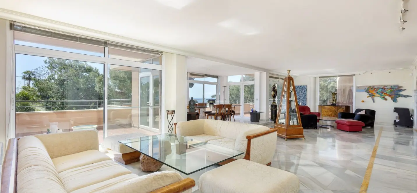 Sale of middle floor apartment in Nueva Andalucía 1