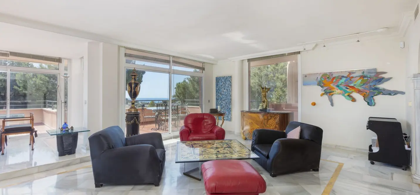 Sale of middle floor apartment in Nueva Andalucía 4