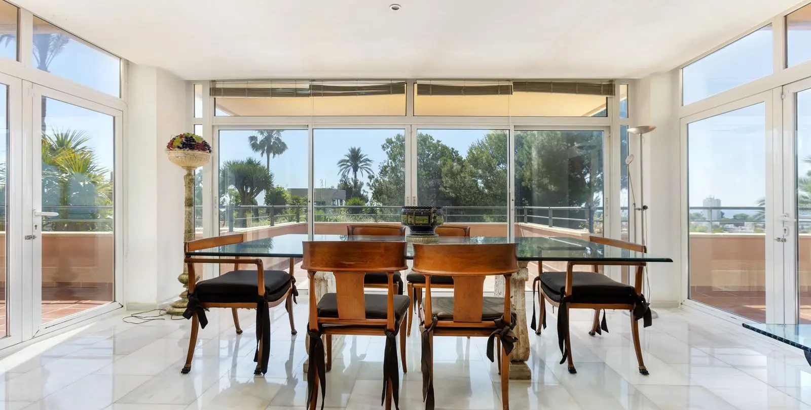 Sale of middle floor apartment in Nueva Andalucía 6