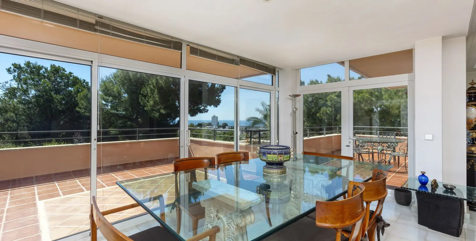 Sale of middle floor apartment in Nueva Andalucía 7