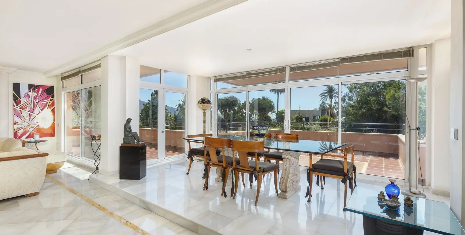 Sale of middle floor apartment in Nueva Andalucía 8