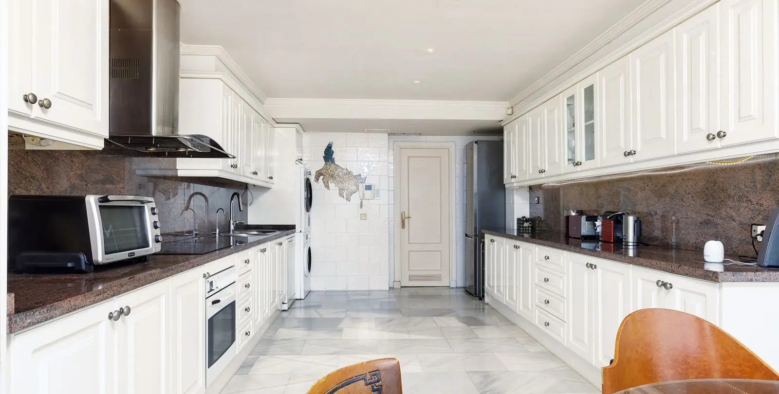 Sale of middle floor apartment in Nueva Andalucía 12