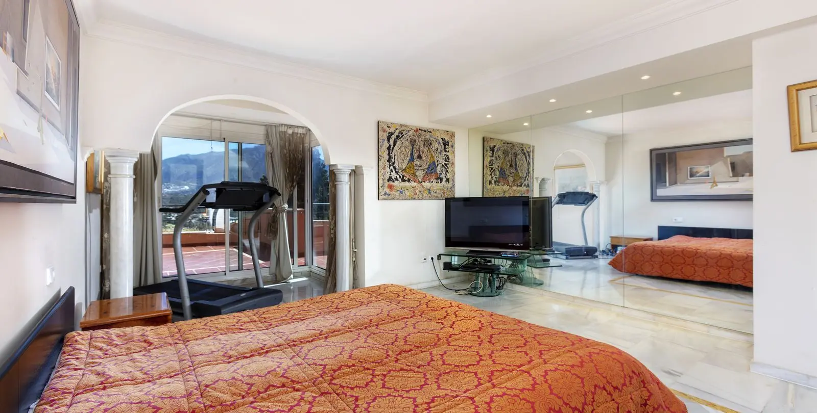 Sale of middle floor apartment in Nueva Andalucía 15