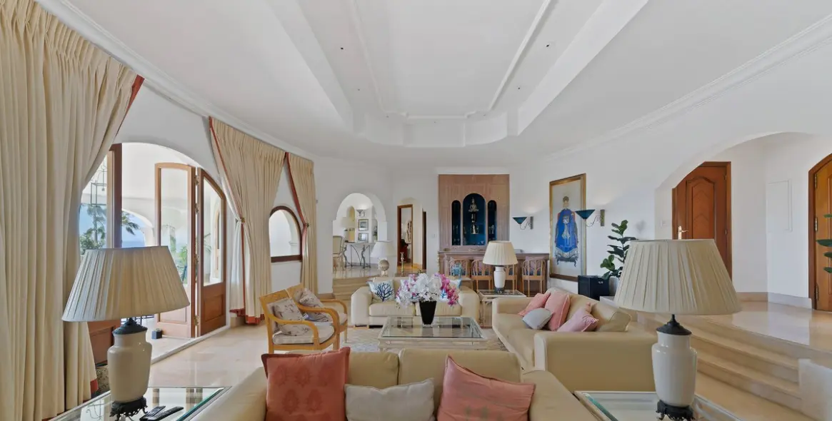 Venta de villa independiente en Hacienda Las Chapas 12