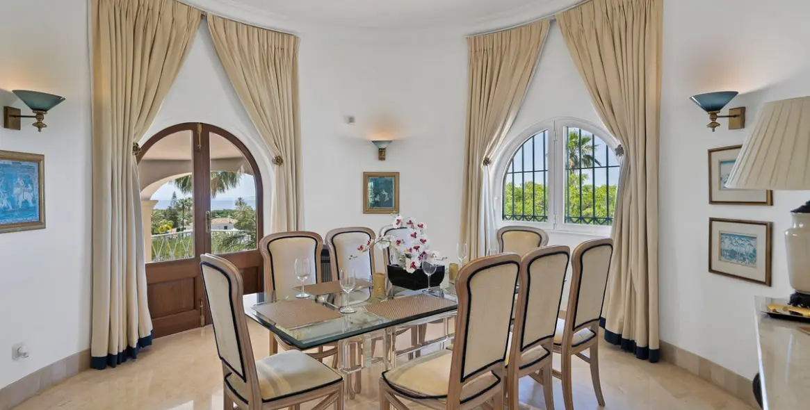 Venta de villa independiente en Hacienda Las Chapas 17