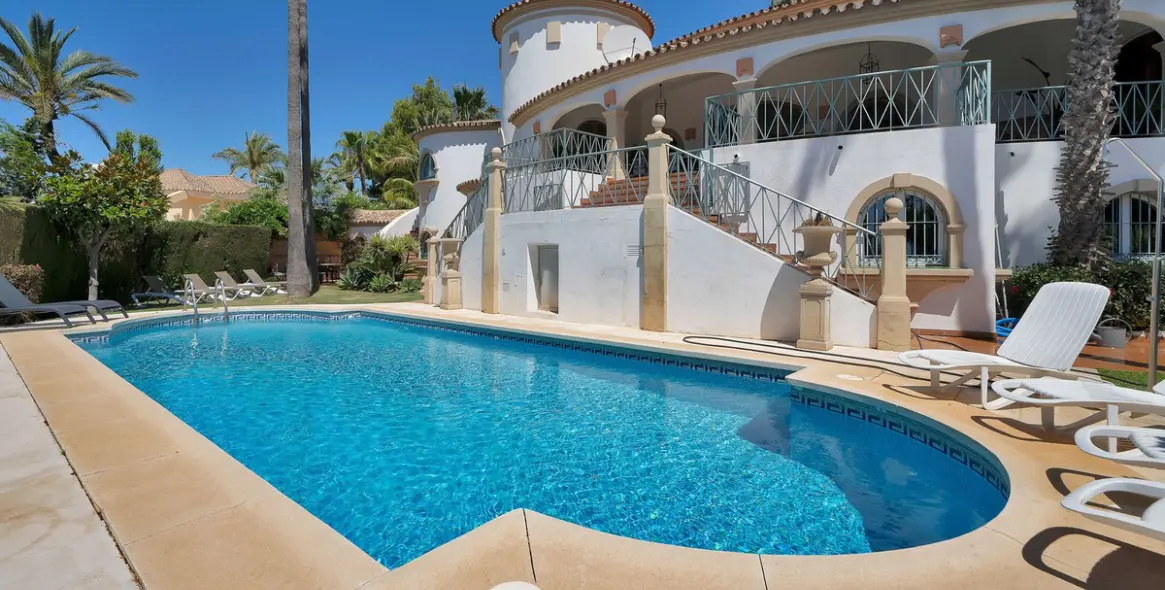 Venta de villa independiente en Hacienda Las Chapas 34
