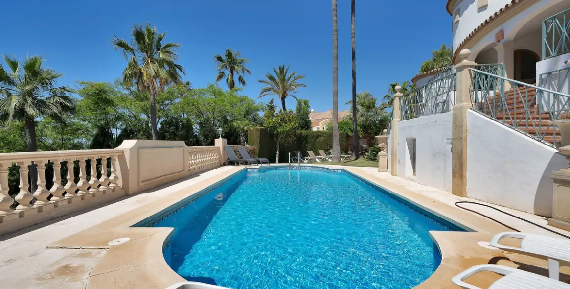 Venta de villa independiente en Hacienda Las Chapas 37