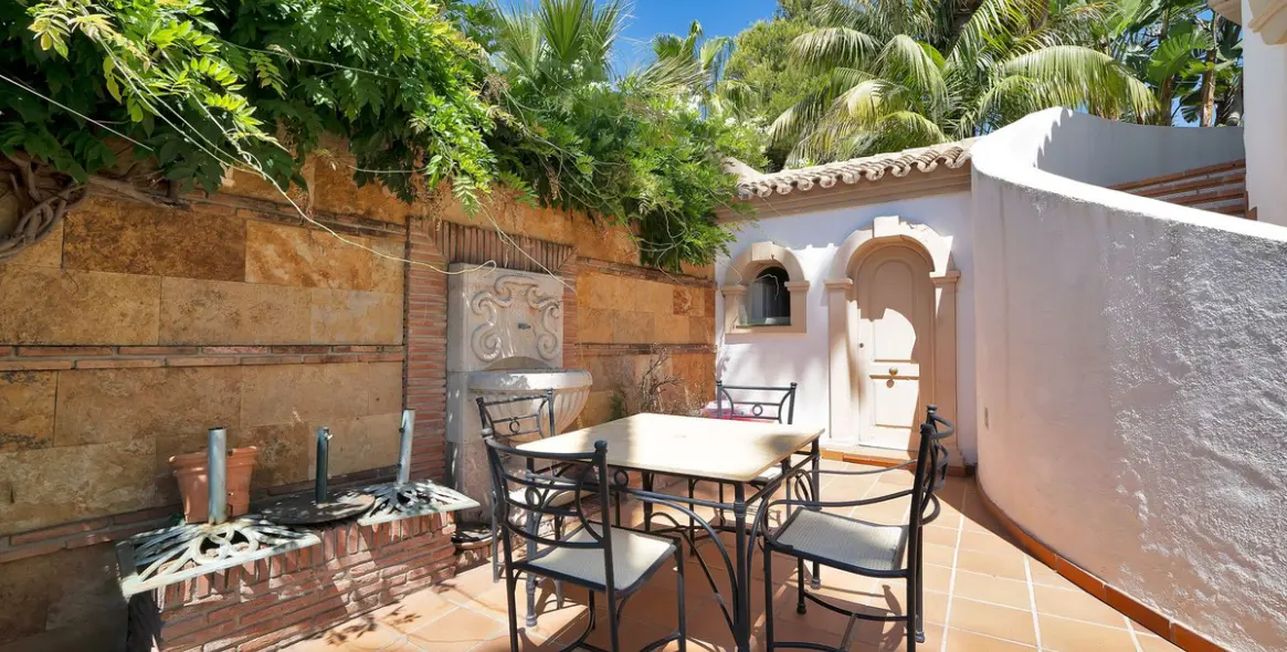 Venta de villa independiente en Hacienda Las Chapas 40