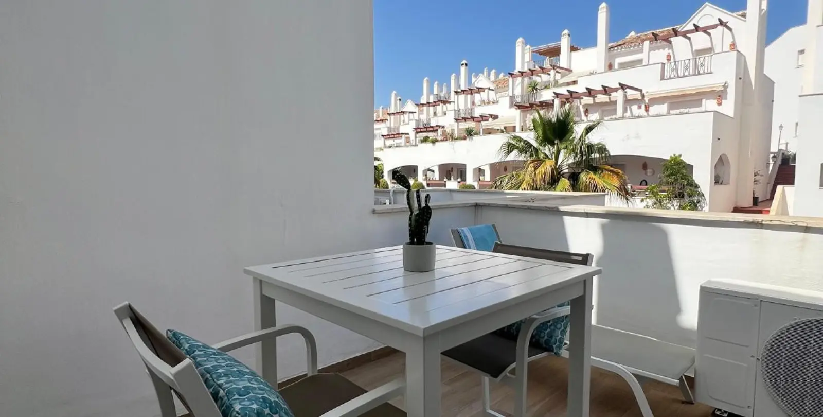 Long-term rent of duplex in Nueva Andalucía 16