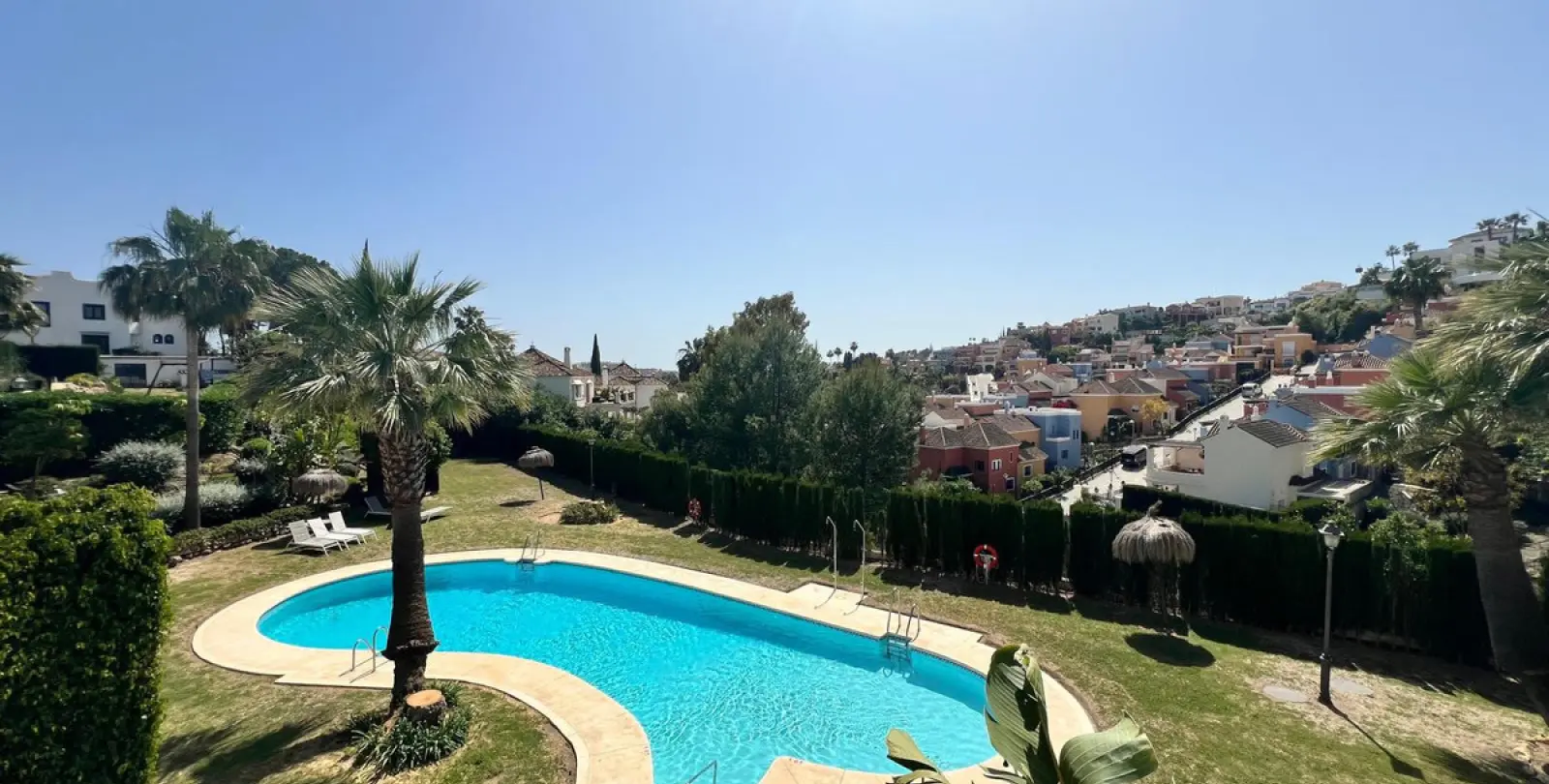Long-term rent of duplex in Nueva Andalucía 17