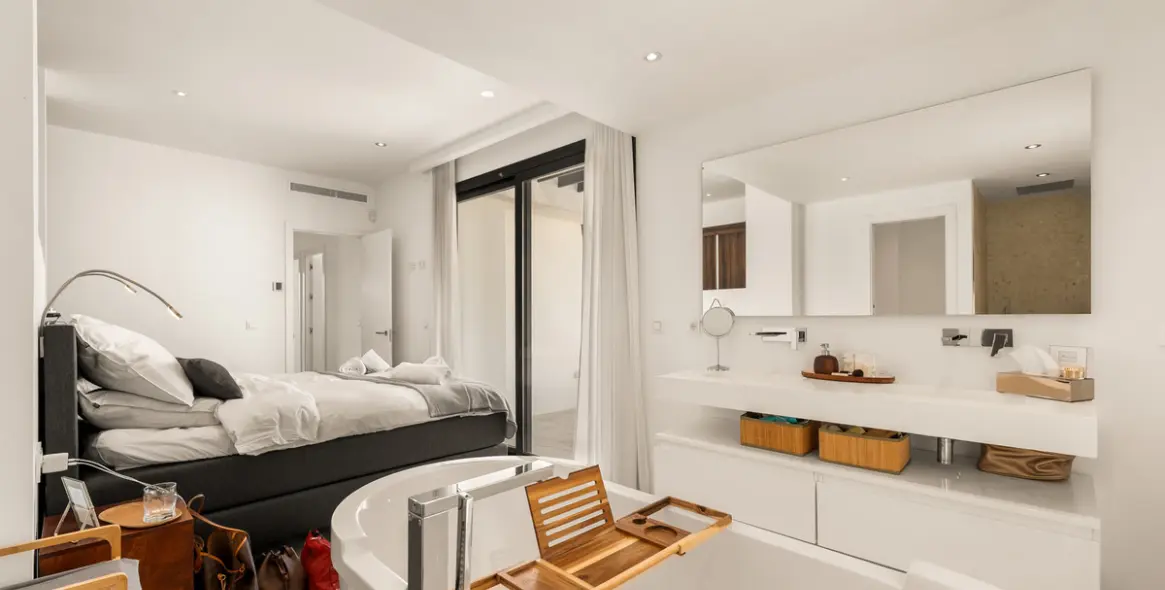 Short-term rent of detached villa in New Golden Mile 29