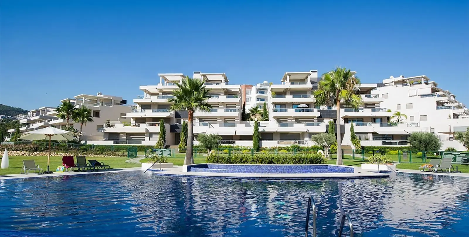 Long-term rent of middle floor apartment in Benahavís 1