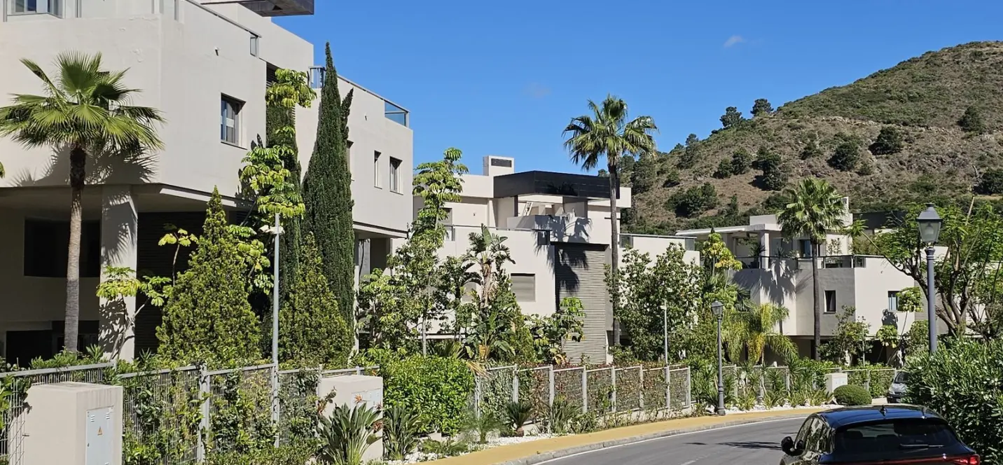Long-term rent of middle floor apartment in Benahavís 1
