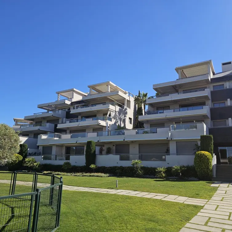 Long-term rent of middle floor apartment in Benahavís