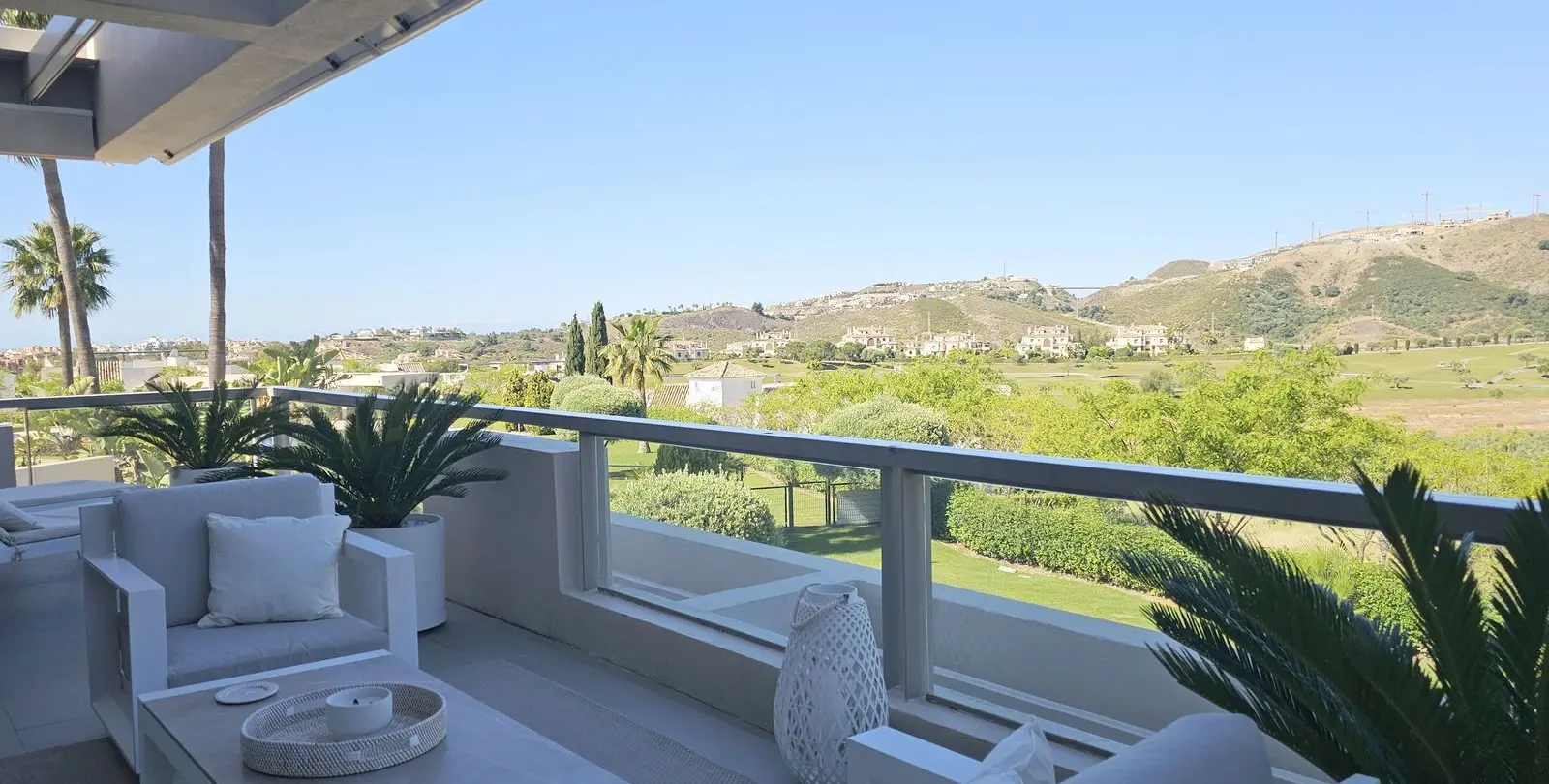 Long-term rent of middle floor apartment in Benahavís 6